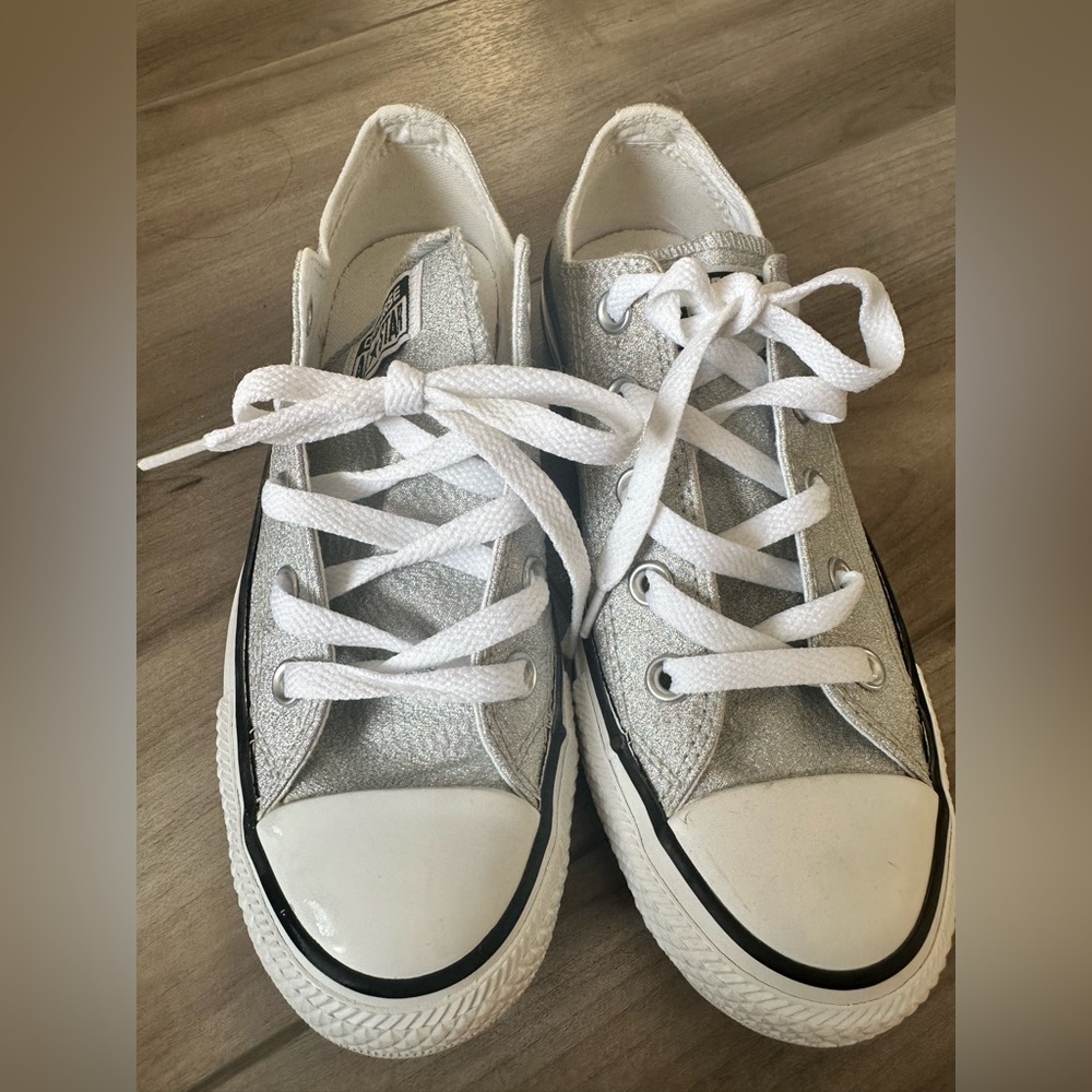 Converse - Picture 2 of 7